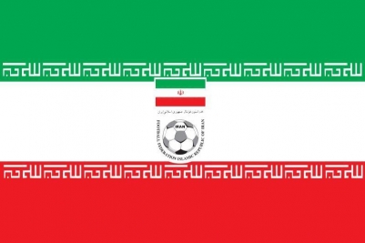 Флаг Ирана с эмблемой Федерации Футбола Исламской Республики Иран