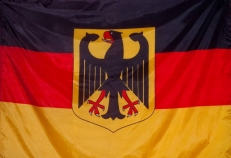 Флаг Германии с гербом  фото