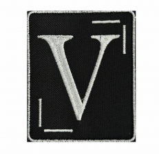 Нарукавный шеврон с символом V  фото
