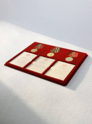 Планшет на 3 медали с удостоверениями