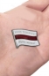 Значок с бело-красно-белым флагом Беларуси. Фотография №3